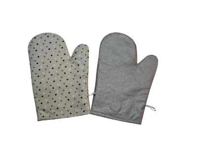 Chňapky černé puntíky Alutex - pár